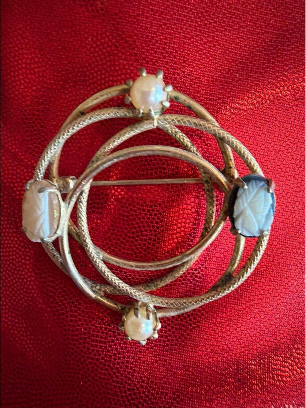 2” brooch vintage INC gold filled brooch featuring a textured circle design with